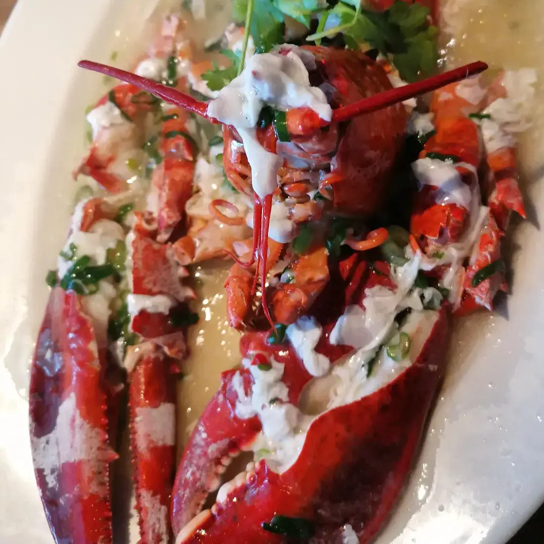 Steamed native lobster with egg white