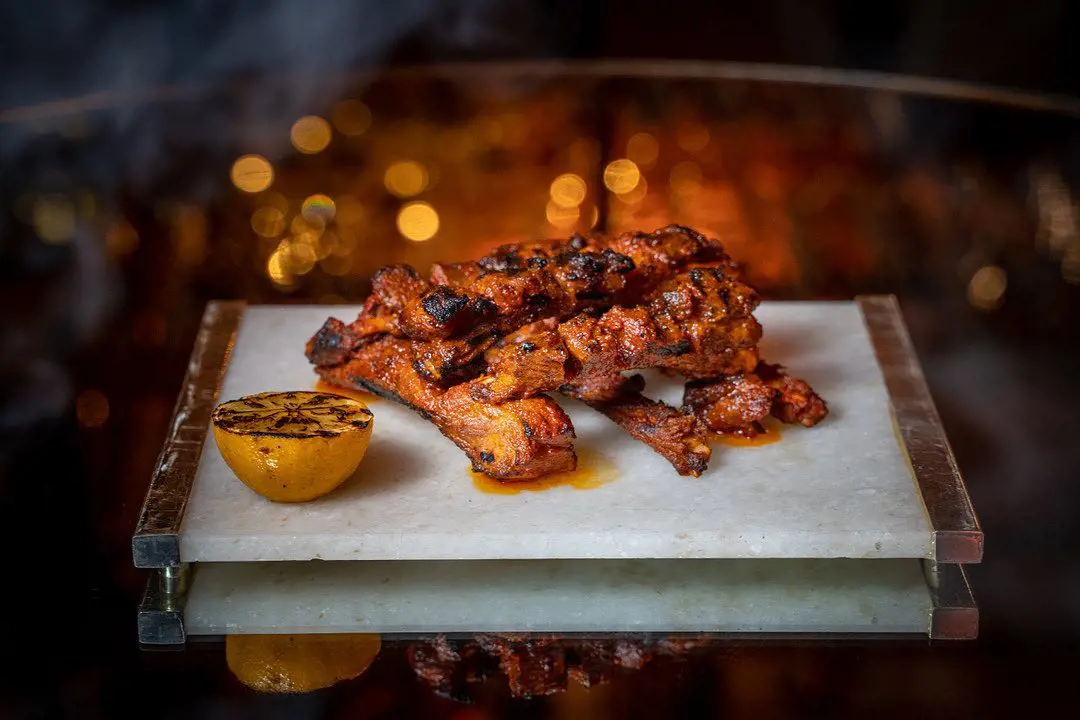 Perfectly charred prime lamb ribs, coated in an authentic fusion of spices.