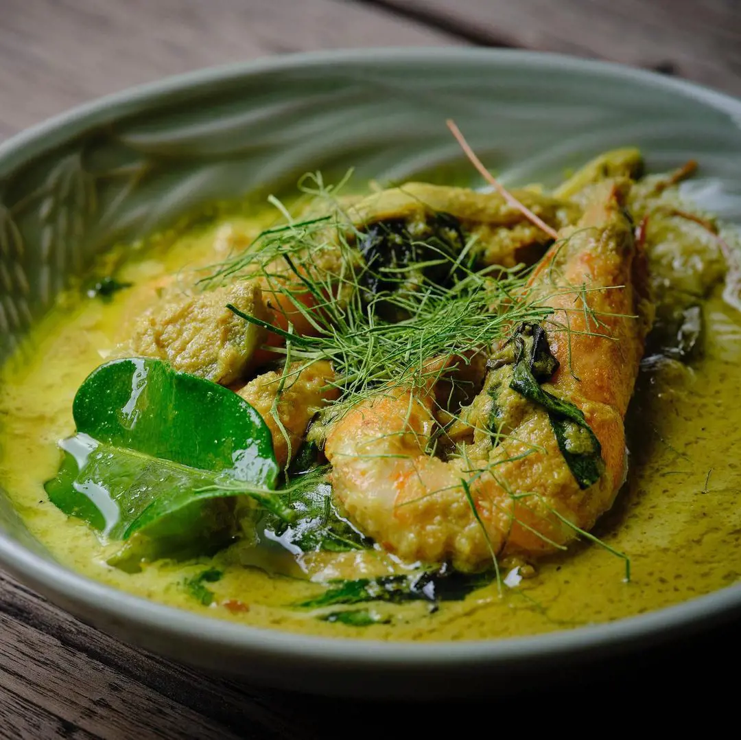 green curry with wild ginger, thai aubergines, thai basil and tiger prawns