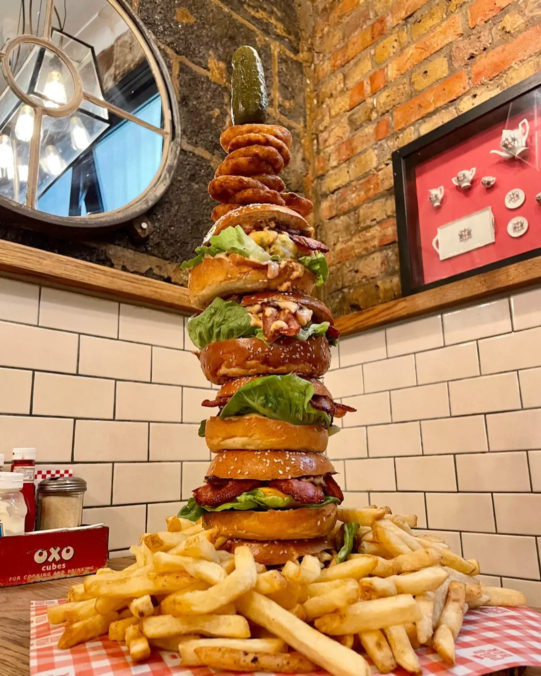 THE ULTIMATE BURGER STACK