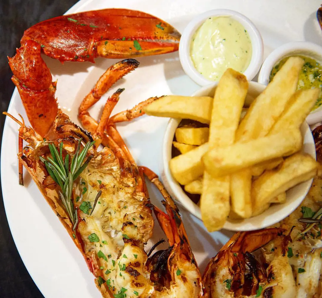 Fresh grilled lobster & bottomless chips