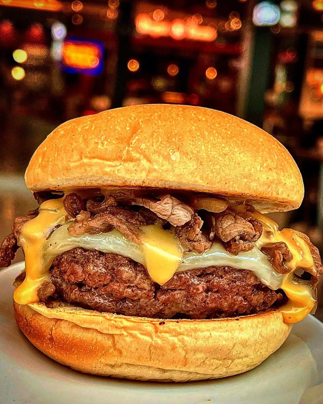 “𝘗𝘩𝘪𝘭𝘭𝘺 𝘗𝘩𝘪𝘭𝘭𝘺” Cheesesteak Cheeseburger